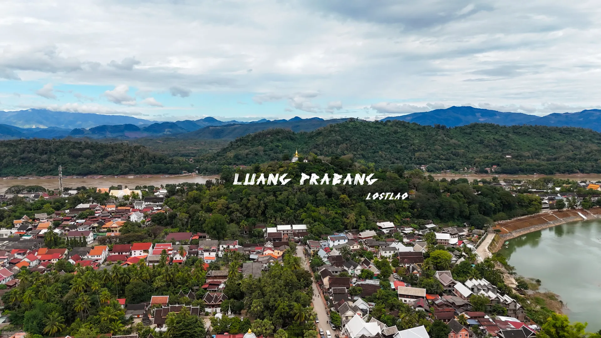 วิวแม่น้ำและเมืองหลวงพระบาง